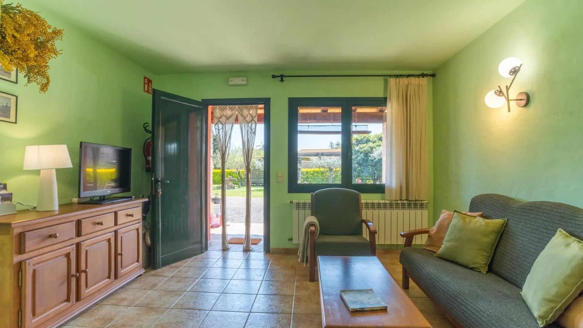Can Pujol - Casa Rural 16-20 Personas Serra de Daró